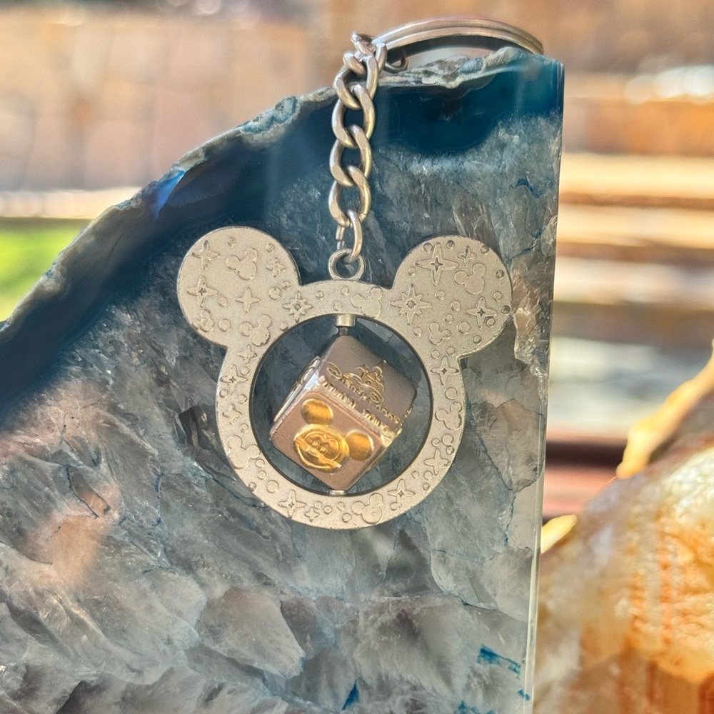 Mickey Head w/Spinning Cube of Mickey, Minnie, Donald, Goofy, and Disney Parks